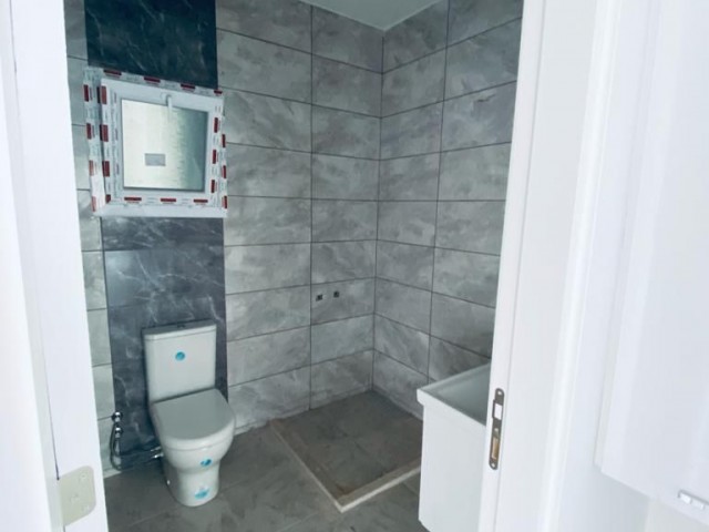 Unmöblierte 2+1 moderne Wohnung mit Bad in Gönyeli – Verfügbar am 15. April