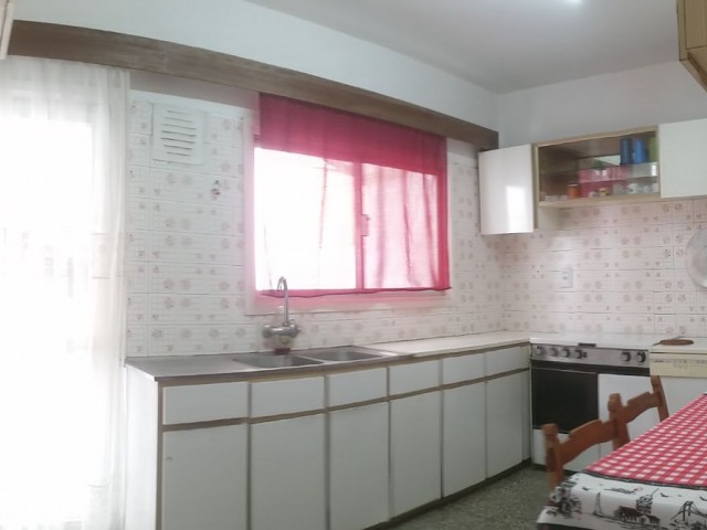 3 bedroom + 2 living room Fully furnished flat in Yenisehir