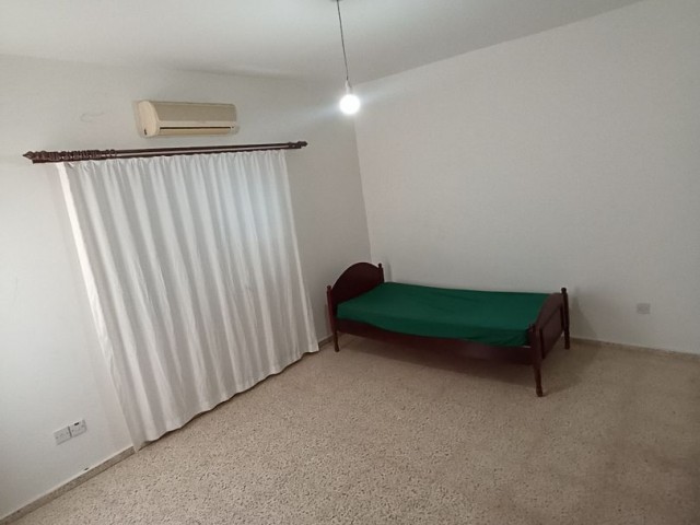 (26)- LEFKOŞA YENİKENT BÖLGESİ GENİŞ 3+2 ZEMİN KAT DAİRE