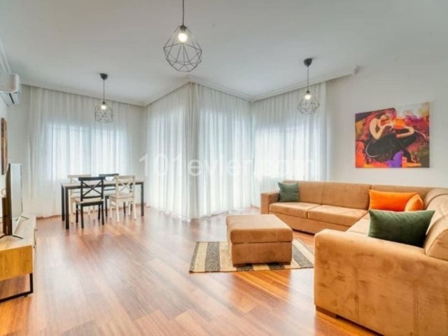 GERÄUMIGE LUXUS-3+1-WOHNUNG ZU VERMIETEN IN DER REGION NICOSIA GÖNYELİ