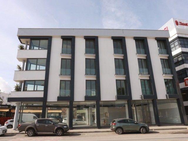 Complete building for rent on the main street in Küçük Kaymaklı, which can be used as a workplace