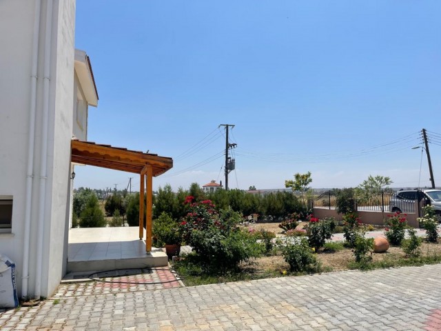 FULLY DETACHED VILLA IN ALAYKOY Dec ON A PLOT OF 800 m2 ** 