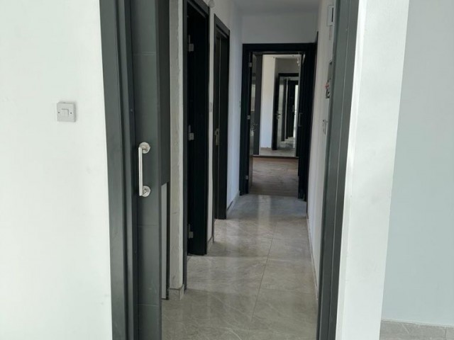 GİRNE TÜRK MAHALLESİN DE SATILIK SIFIR KOMPLE APARTMAN (KDV AVANTAJI İLE)