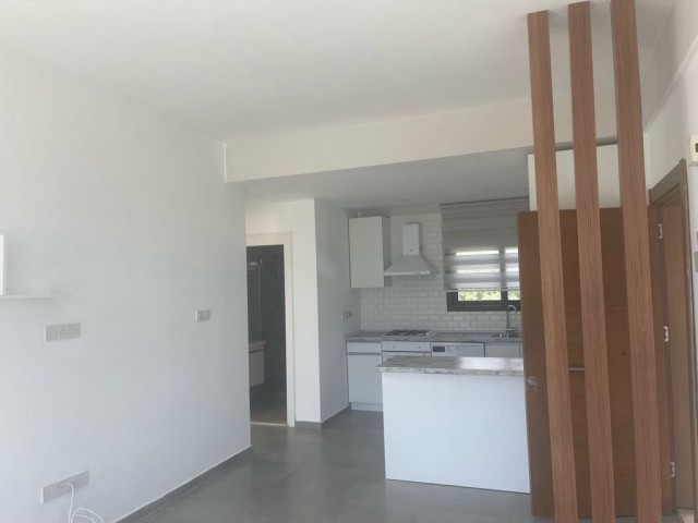 Flat To Rent in Alsancak, Kyrenia