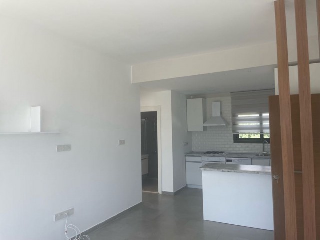 Flat To Rent in Alsancak, Kyrenia