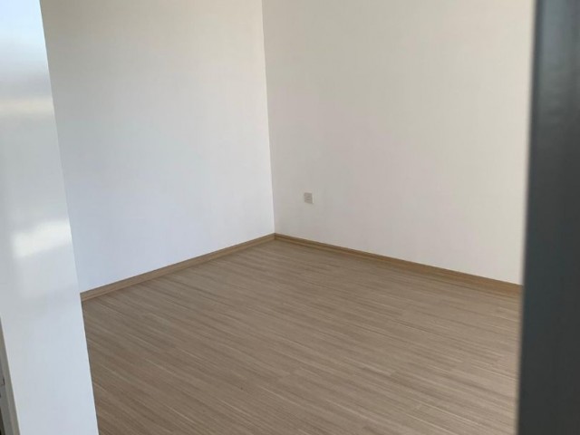 (M-G) LEFKOŞA DEMİRHAN BÖLGESİNDE SIFIR ÇOK GENİŞ 3+1 SATILIK DAİRE