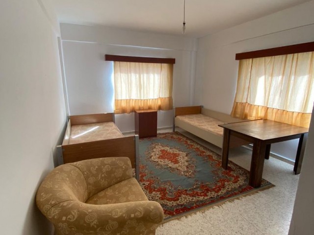  LEFKOŞA GÖNYELİ'DE 4+1 KİRALIK  GENİŞ EŞYALI  DAİRE 