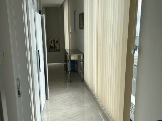 İskele long beach Emerlant sitesi satılık 3+1 villa 