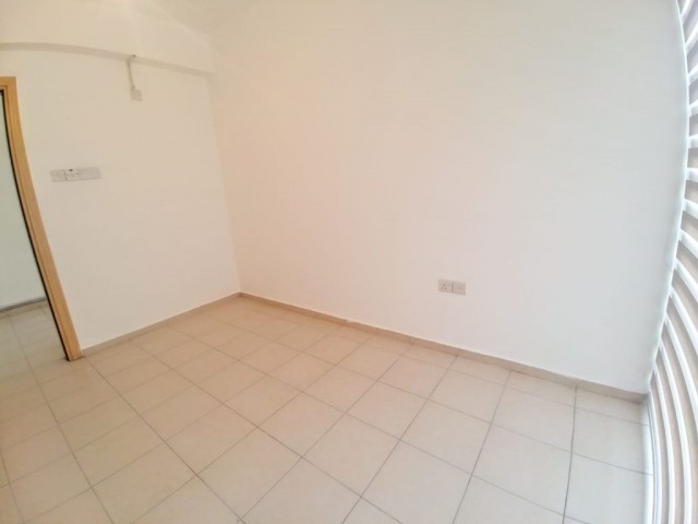 Girne'nin Merkezinde Kiralık 2+1 Ofis