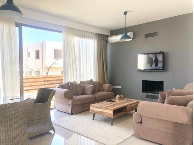 Girne Edremit'te Çevre Yolu Üzerinde Satılık 3+1 Modern Villa 