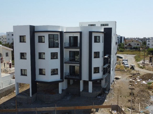 LEFKOŞA HAMİTKÖY BÖLGESİNDE İŞ BANKASI ARKASI SATILIK KOMPLE APARTMAN