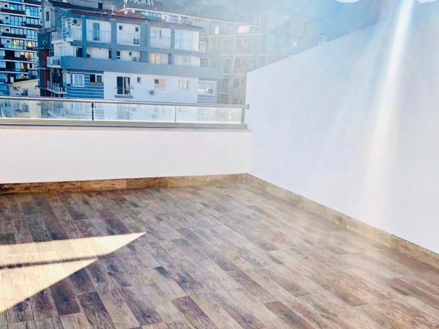 KKTC GİRNE MERKEZ'DE EŞYALI 2+1 SATILIK PENTHOUSE