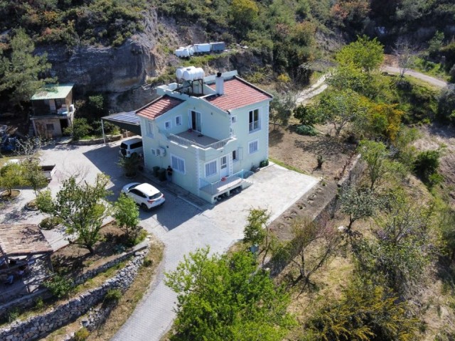 VILLA ZUM VERKAUF IN ILGAZ MIT HERRLICHEM BERG-UND MEERBLICK! ** 