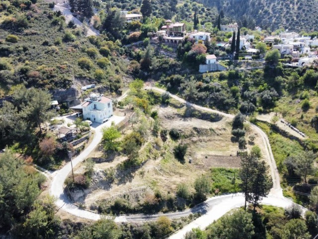 VILLA ZUM VERKAUF IN ILGAZ MIT HERRLICHEM BERG-UND MEERBLICK! ** 