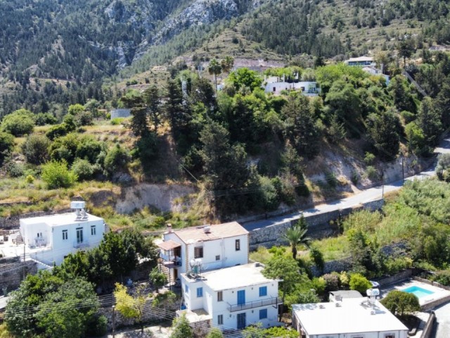 DETACHED HOUSE FOR SALE WITH WONDERFUL MOUNTAIN AND SEA VIEWS IN LAPTA BAŞPINAR! ** 