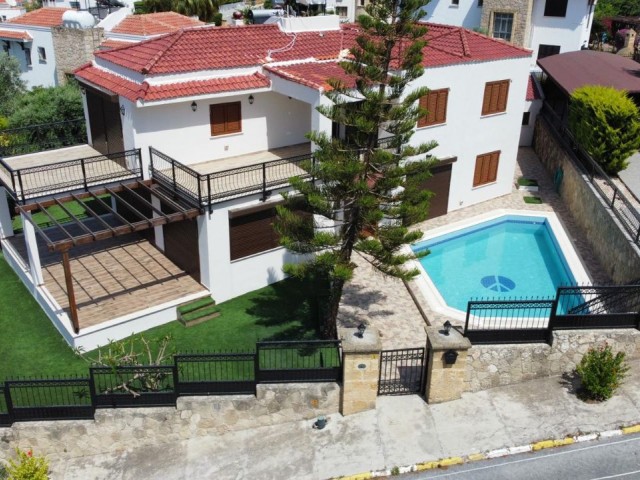 4 + 1 VILLA WITH A WONDERFUL GARDEN AND A PRIVATE POOL IN THE BELLAPAIS DISTRICT OF KYRENIA! ** 