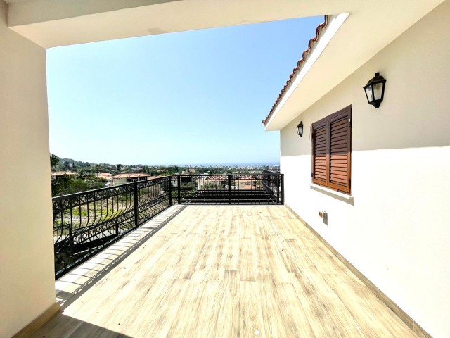 4+1 VILLA MIT WUNDERSCHÖNEM GARTEN UND PRIVATEM POOL IN BELLAPAIS IN KYRENIA! ** 