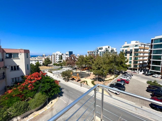 LUXURY FURNISHED THREE-BEDROOM PENTHOUSE FOR SALE IN THE CENTER OF KYRENIA! ** 