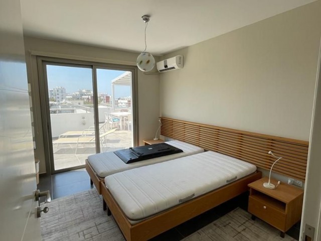 GİRNE MERKEZDE 3+1 GENİŞ TERASLI SATILIK PENTHOUSE