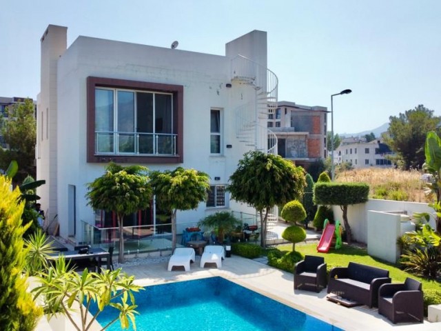 LUXURY VILLA WITH MULTI-FEATURED TURKISH TITLE DEED FOR SALE IN ZEYTINLIK REGION! ** 