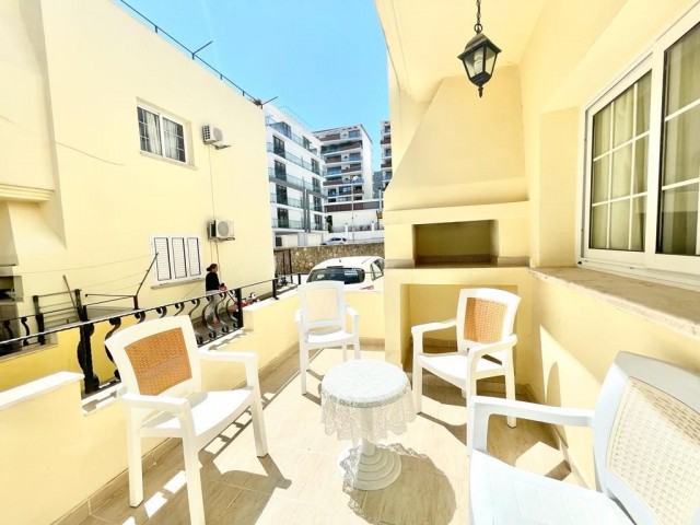 3 + 1 APARTMENT FOR SALE ON THE GARDEN FLOOR IN A COMPLEX WITH A POOL IN THE CENTER OF KYRENIA ** 