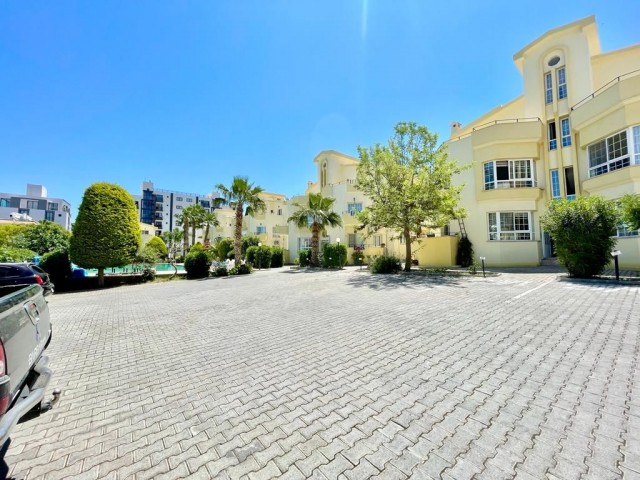 3 + 1 APARTMENT FOR SALE ON THE GARDEN FLOOR IN A COMPLEX WITH A POOL IN THE CENTER OF KYRENIA ** 