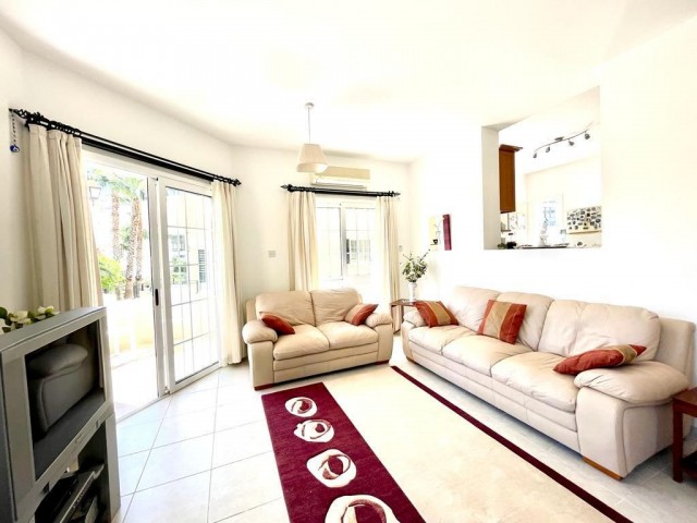 3 + 1 APARTMENT FOR SALE ON THE GARDEN FLOOR IN A COMPLEX WITH A POOL IN THE CENTER OF KYRENIA ** 