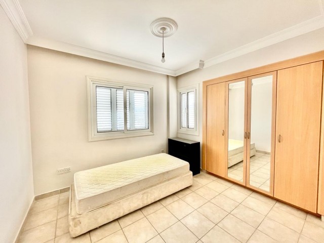 PENTHOUSE ZUM VERKAUF IN KYRENIA ZU FUß ZUM MEER! ** 