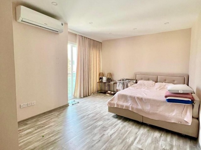 GİRNE MERKEZDE SATILIK 4+1 PENTHOUSE 