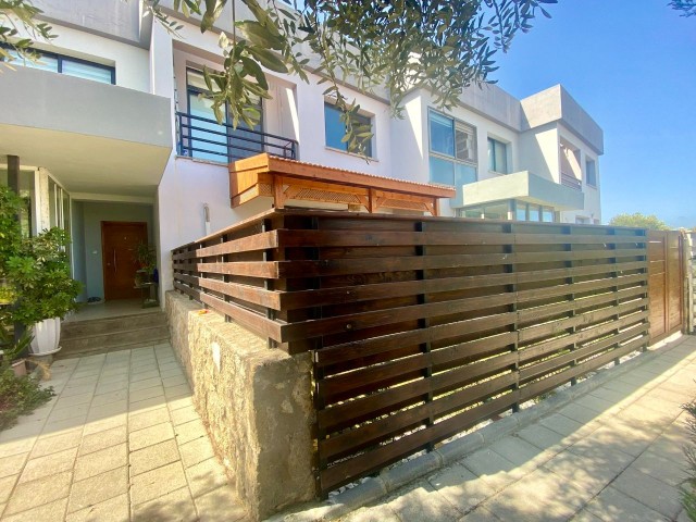 Türkische Tatu Twin Villa zum Verkauf 5 Minuten zu Fuß vom Zentrum von Kyrenia Olivenhain! ** 