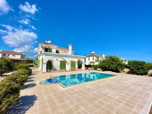 Villa mit Pool zu vermieten in Kyrenia Ozanköy ! ** 