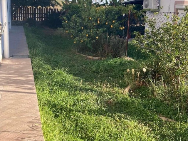 TÜRKISCHE GULFED Zwillingsvilla zum Verkauf in einem freistehenden Garten in Kyrenia Bogaz. .  ** 