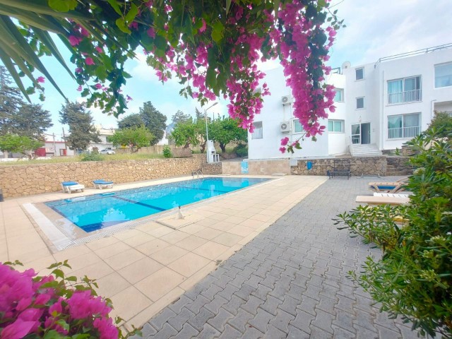 2+1 Luxury Apartment for Sale in Edremit with Roof Terrace and Great Views in a Well-Kept Complex with Pool. . 