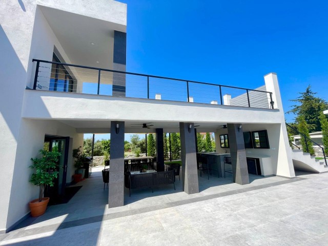 Luxury modern villa for sale in Çatalköy, Kyrenia!