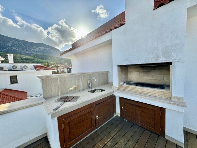 Möblierte 4+1 Luxusvilla zum Verkauf in Bellapais, einer der speziellsten Regionen von Kyrenia, Zypern!