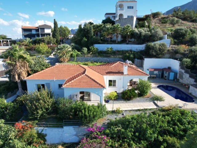 🍀DETACHED VILLA FOR SALE in Edremit with a stunning sea view and a private swimming pool..