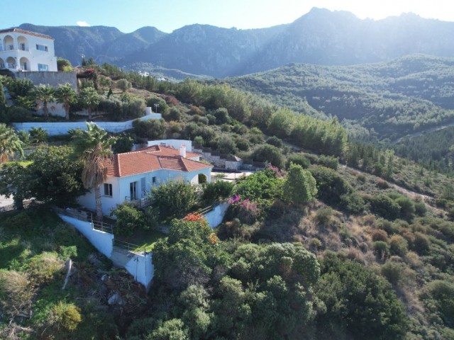 🍀FRISTIGE VILLA ZU VERKAUFEN in Edremit mit atemberaubendem Meerblick und privatem Pool.