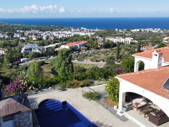 🍀DETACHED VILLA FOR SALE in Edremit with a stunning sea view and a private swimming pool..