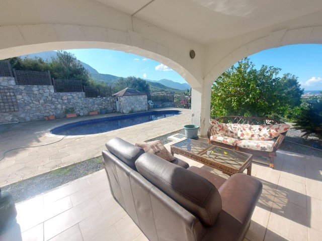 🍀DETACHED VILLA FOR SALE in Edremit with a stunning sea view and a private swimming pool..