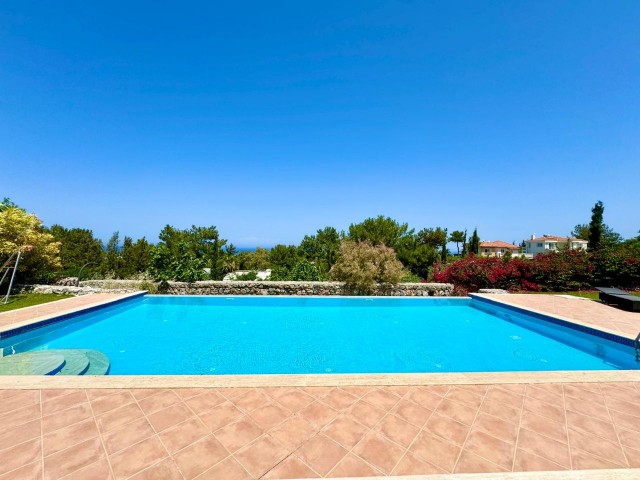 4+2 Villa for Sale in Zeytinlik, Kyrenia, Northern Cyprus. Located in the Zeytinlik area, the villa has panoramic views.