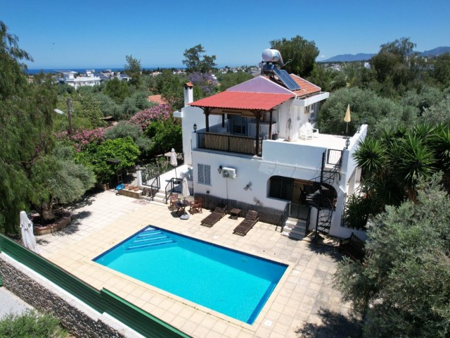 🍀Duplex-Villa mit privatem Pool zum VERKAUF in einem 1 Dekaden großen, völlig freistehenden Garten in Ozanköy, Kyrenia.