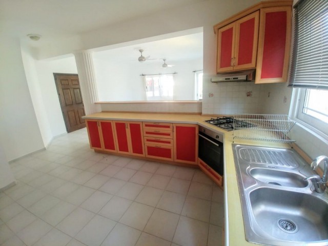 Flat To Rent in Girne Merkez, Kyrenia