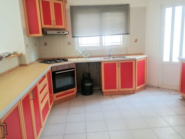 Flat To Rent in Girne Merkez, Kyrenia