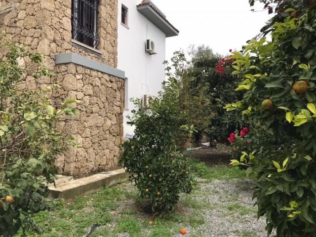 Villa To Rent in Bellapais, Kyrenia