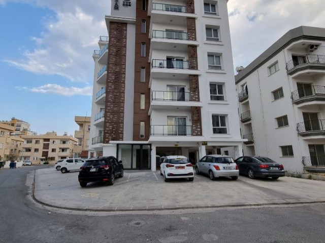 2+1 Wohnung zu verkaufen in Famagusta Gülseren ** 
