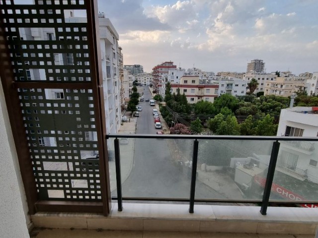 2+1 Wohnung zu verkaufen in Famagusta Gülseren ** 