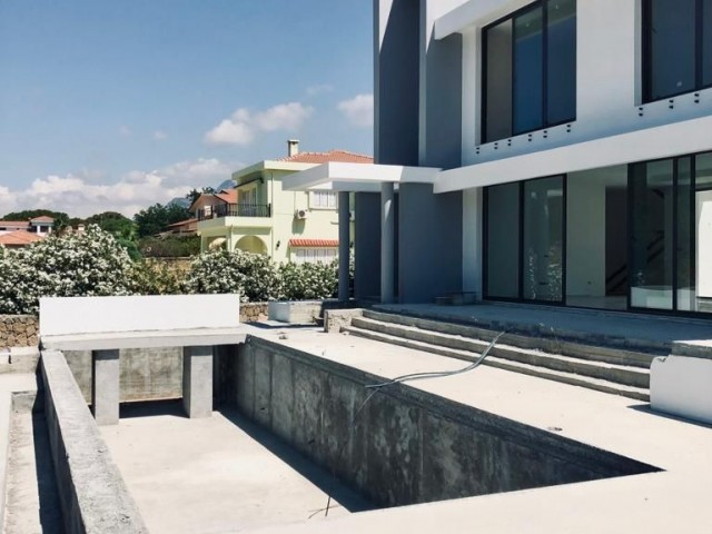 Villa for sale in Doğanköy with a great opportunity ** 