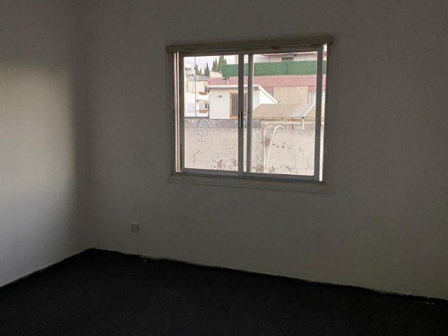 MERIT LEFKOŞA YANINDA SATILIK 3+1 DAİRE