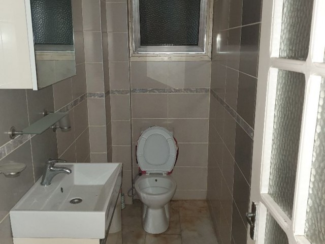 Lefkoşa Köşklüçiftlik Bölgesinde kiralık 3+1