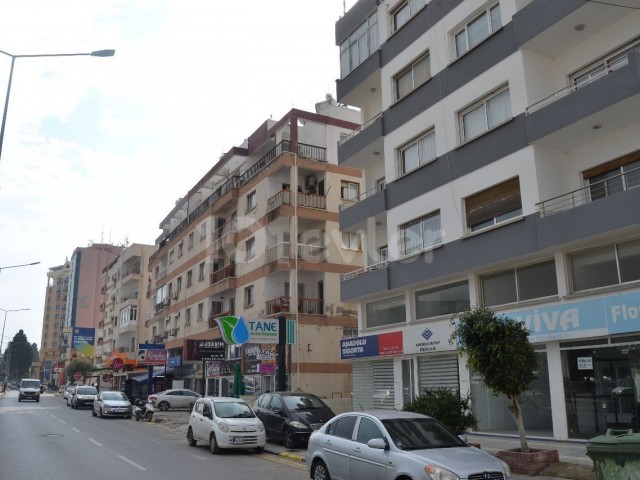 250 m² großes Penthouse zum Verkauf in der Strandgegend von Nikosia